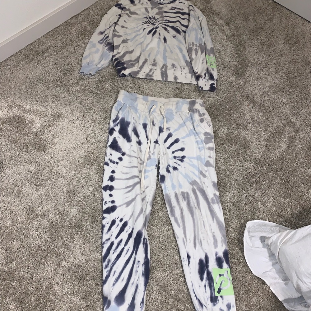 Peloton tie dye sweat suit